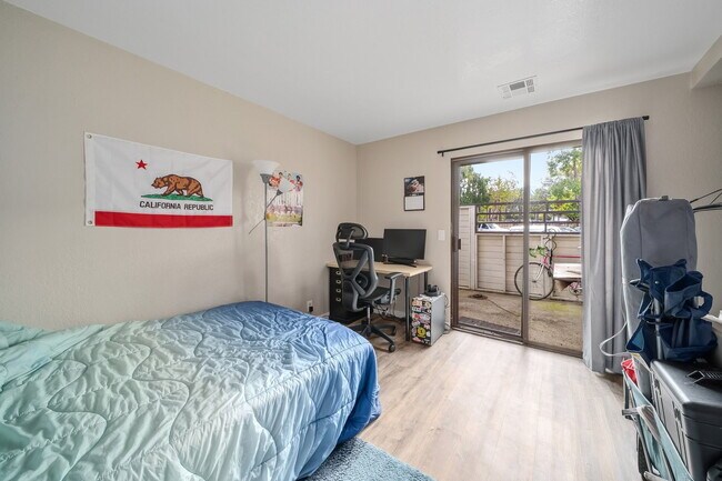 Building Photo - AVAILABLE JULY - 3 Bed / 2 Bath CLOSE TO CAL POLY