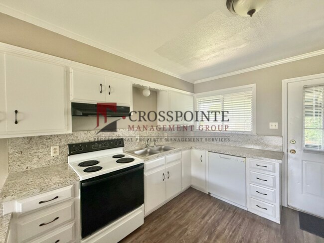 Building Photo - Tour Today! Studio Apartment in East Tyler! 1/2 OFF FIRST FULL MONTHS RENT!!