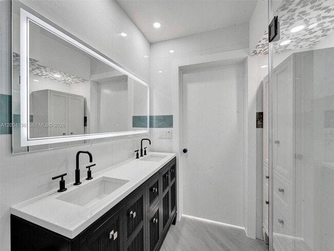 Building Photo - 3744 NE 167th St