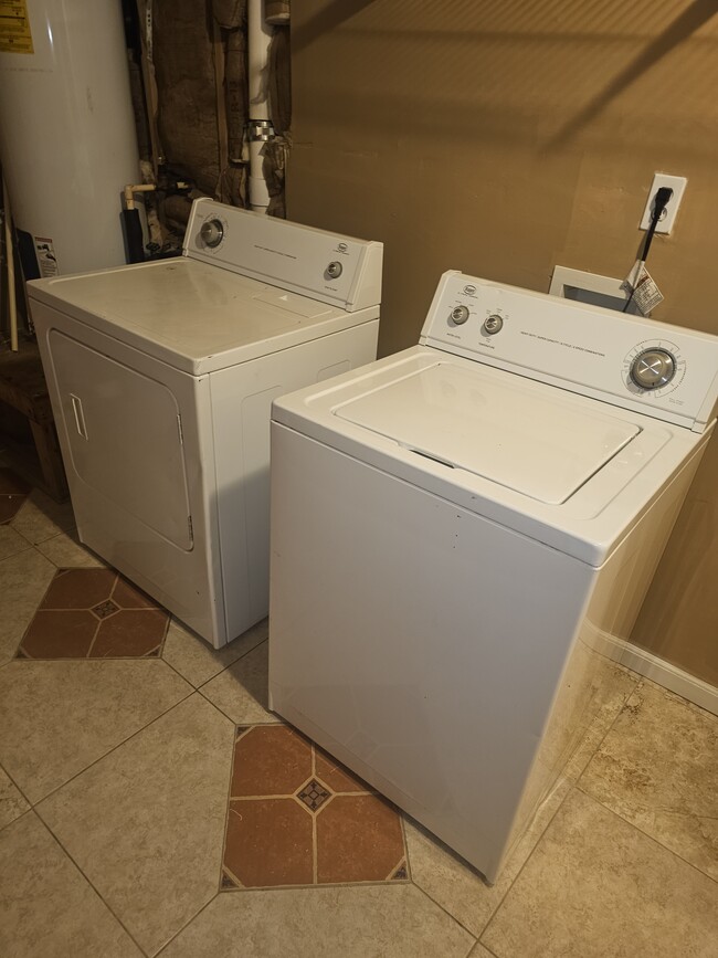 Laundry room - 3344 Waggoner Trl