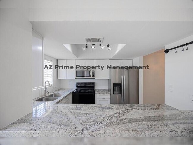 Building Photo - 1808 N 32nd St