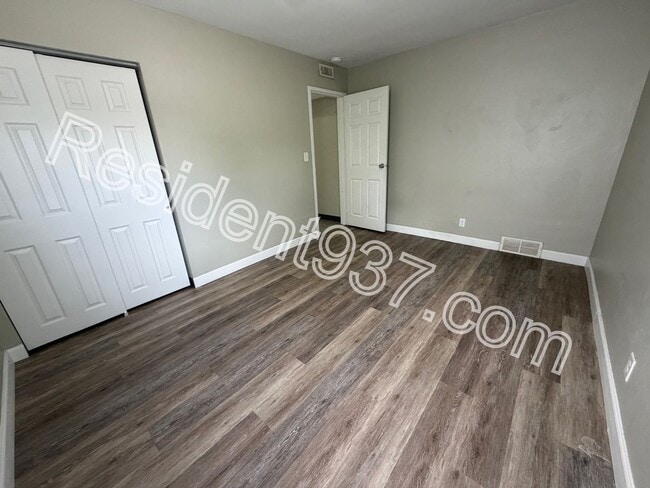 Building Photo - 3 Bed 1 bath