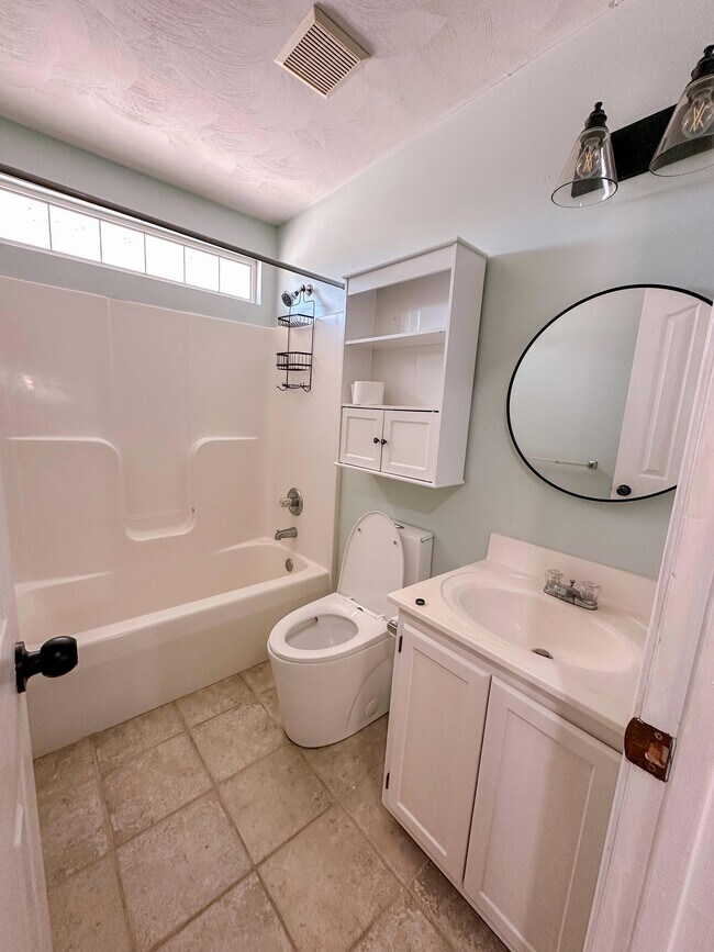 Building Photo - 5331 Pandoria Ave