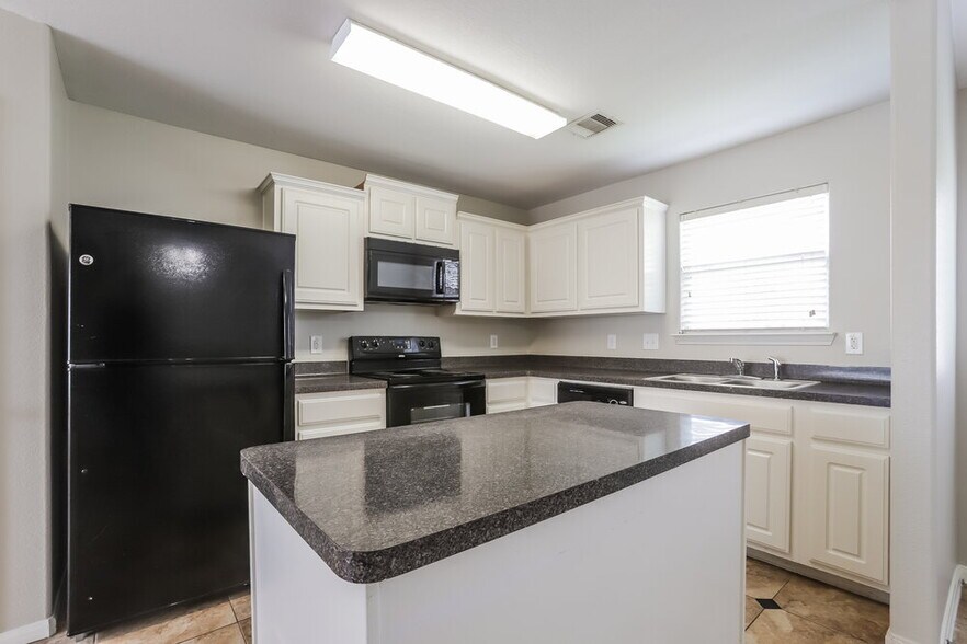 Building Photo - 4010 Cozy Trail Ct