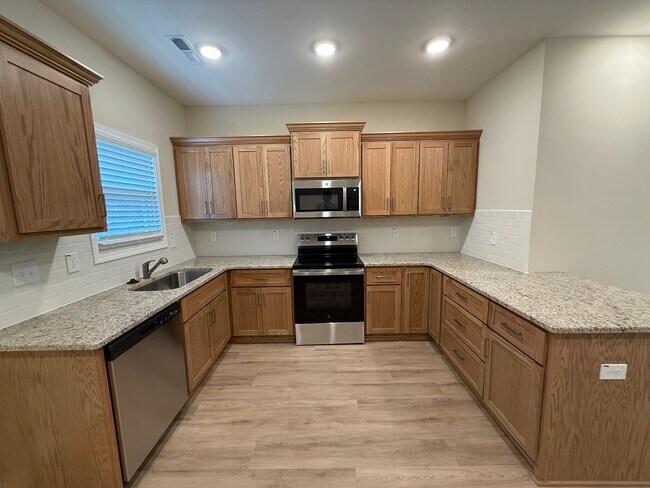 Building Photo - 129 S 5th St