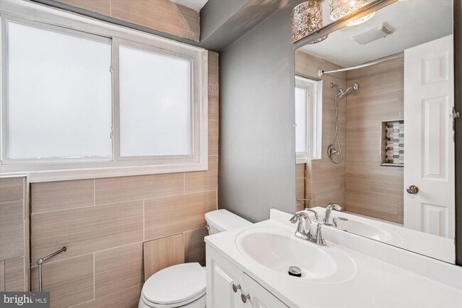 Building Photo - 3308 Estelle Terrace