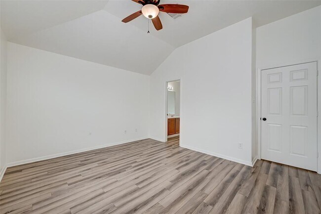 Building Photo - 6030 Shining Leaf Ct