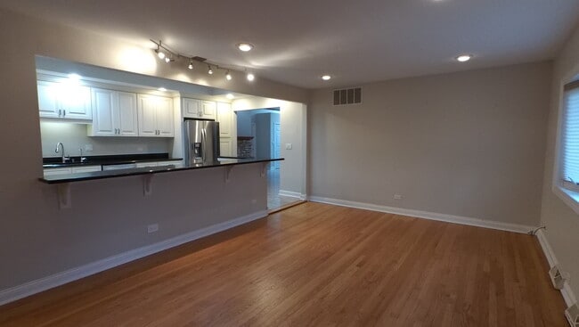 Building Photo - 22940 N Prairie Ln