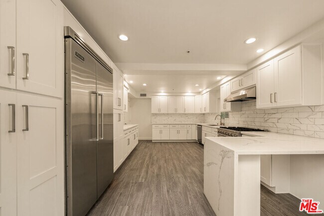 Building Photo - 1109 Pine Dr