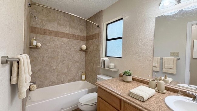 Building Photo - 1703 Horseshoe Cir