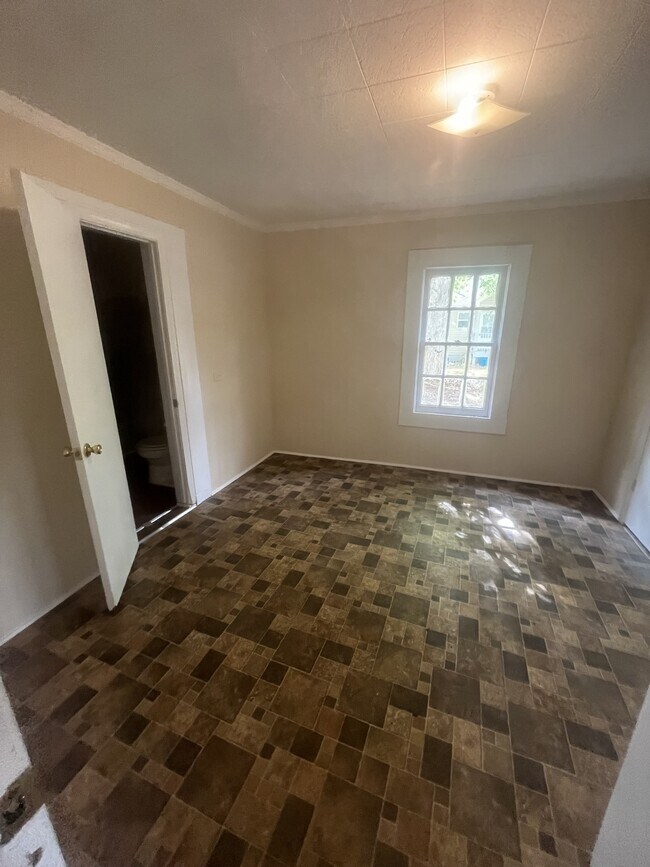 Building Photo - 207 State St