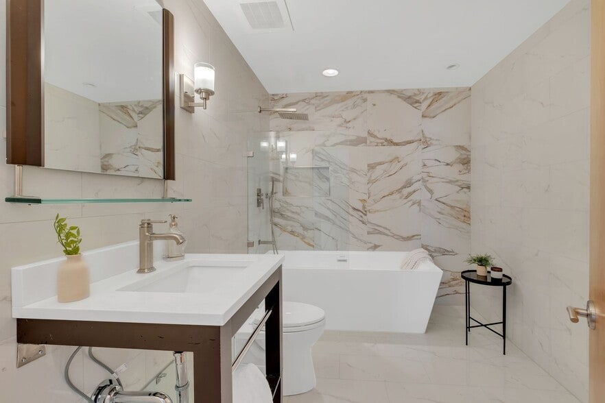 Building Photo - 309 Church St