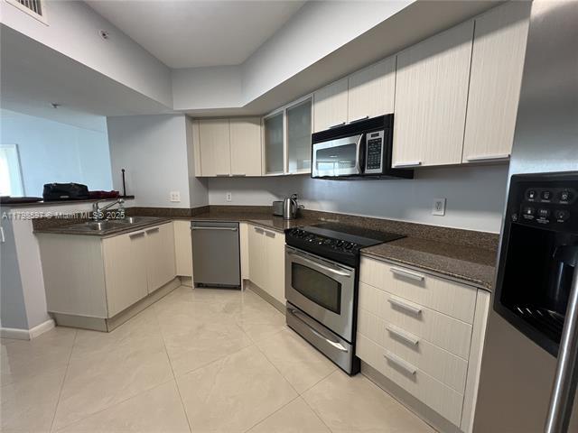 Building Photo - 16699 Collins Ave