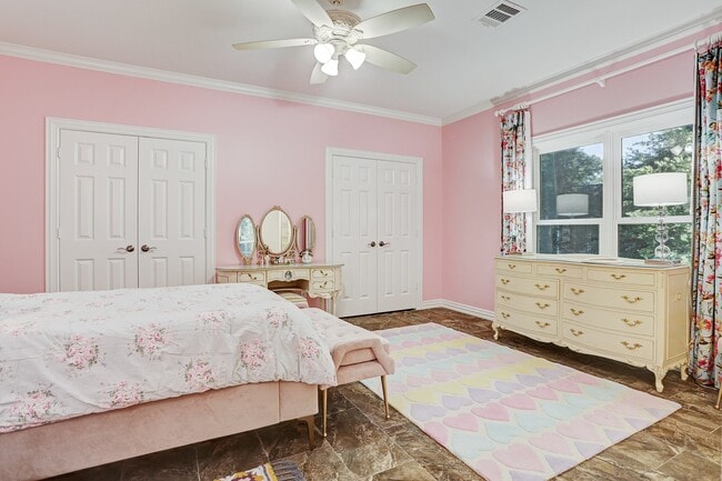 Building Photo - 2629 University Blvd