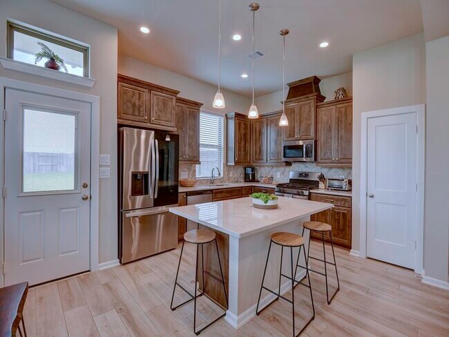 Primary Photo - 2543 Manor Valley Ct