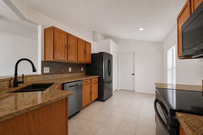 Building Photo - "Pool home! 3-Bed, 2-Bath Haven in Wesley Chapel"