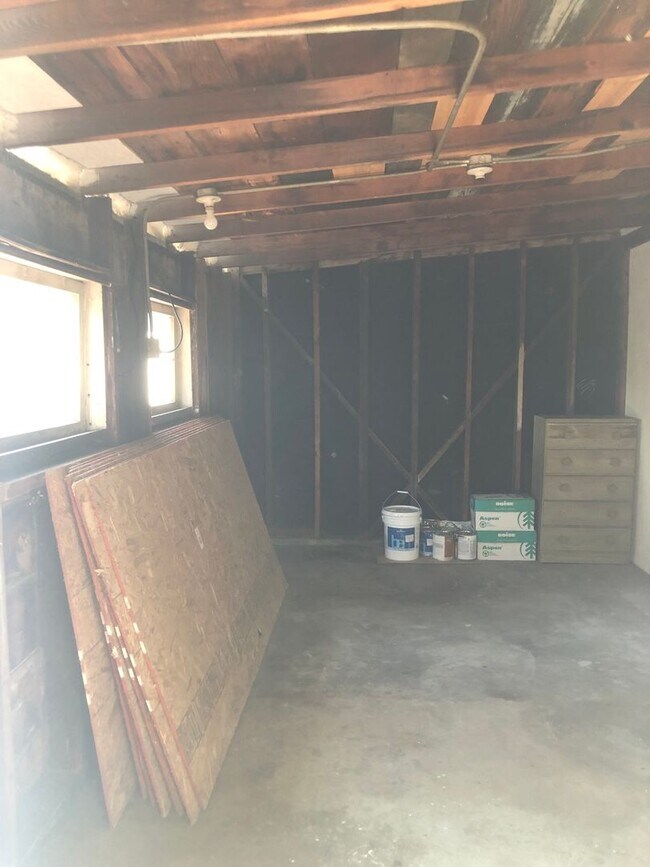 Building Photo - COMING SOON! Beautiful Home near Warner Brothers Studio! AVAILABLE 6/10/2026