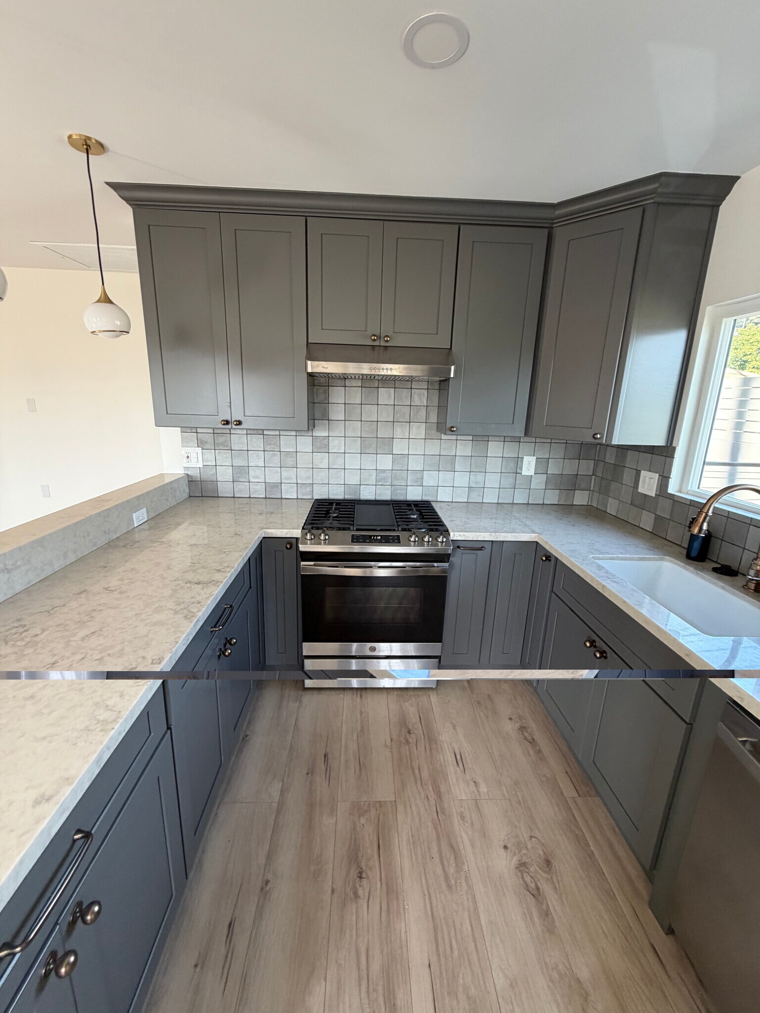 Building Photo - 2113 Montana St