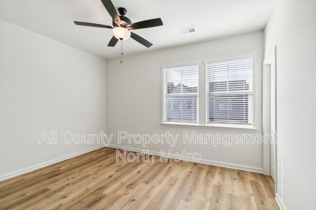 Building Photo - 328 Mountain Blvd S