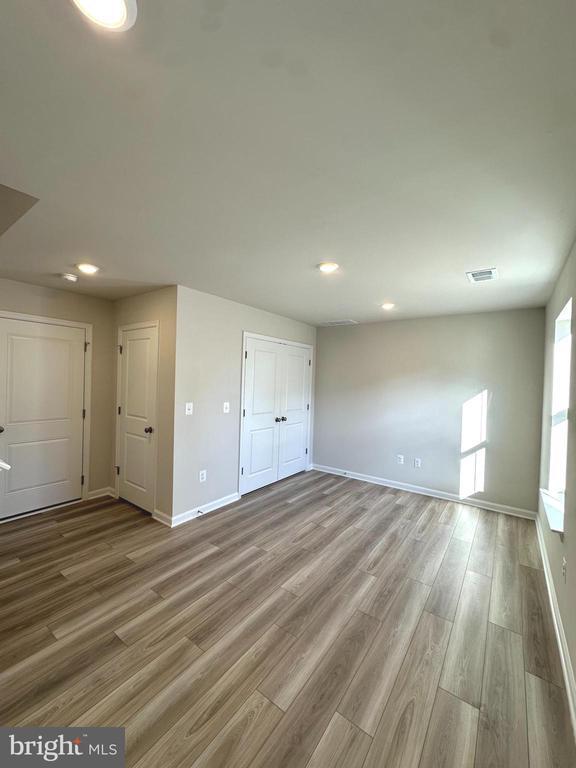 Building Photo - 317 Short Br Dr