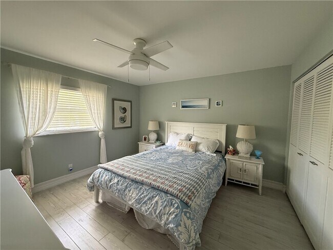 Building Photo - 400 18th St