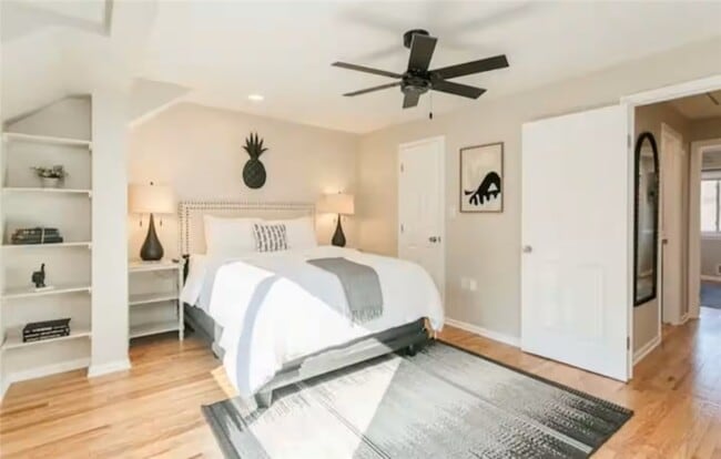 Building Photo - 549 University Ave