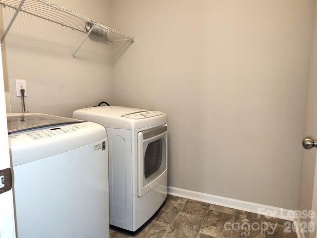 Building Photo - 8931 Rockrose Wy