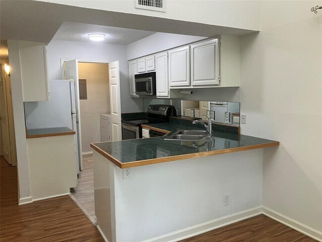 Building Photo - 3809 Spicewood Springs Rd