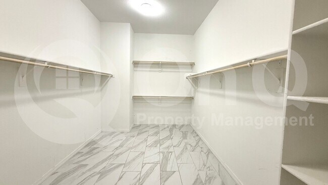 Building Photo - 5530 N 107th Ln