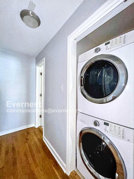 Building Photo - 4520 Grove Ave