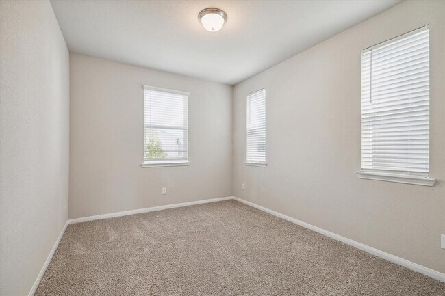 Building Photo - 1806 La Magnolia Dr