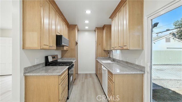 Building Photo - 300 W Tujunga Ave
