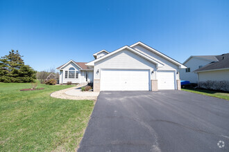 Building Photo - 3575 Parkers Dr