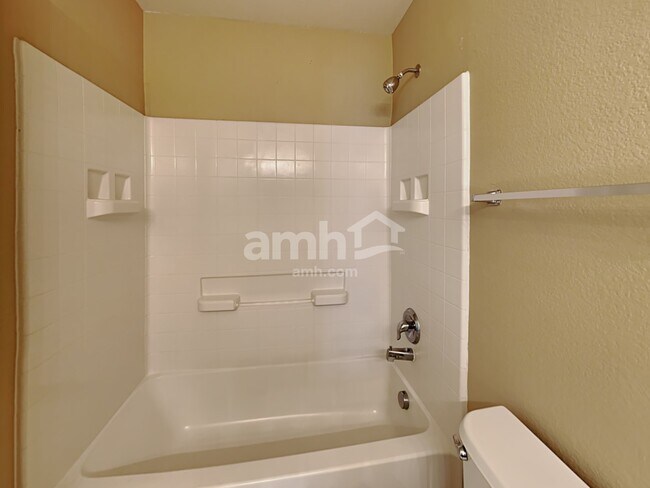 Building Photo - 2036 Hanakoa Falls Dr