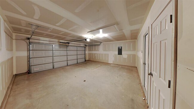 Building Photo - 11744 NW 99th Ter