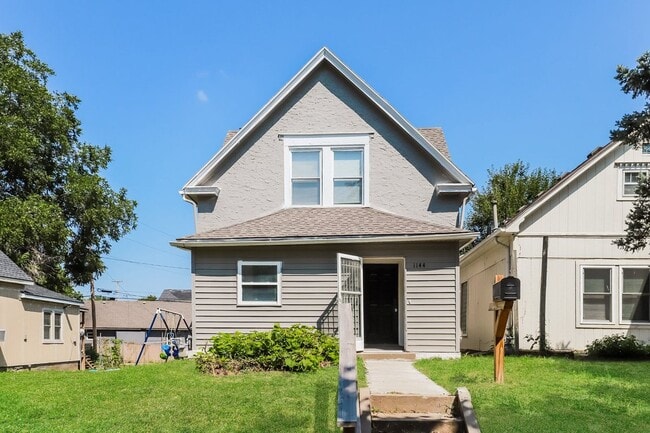 Primary Photo - 2316 Delavan Ave