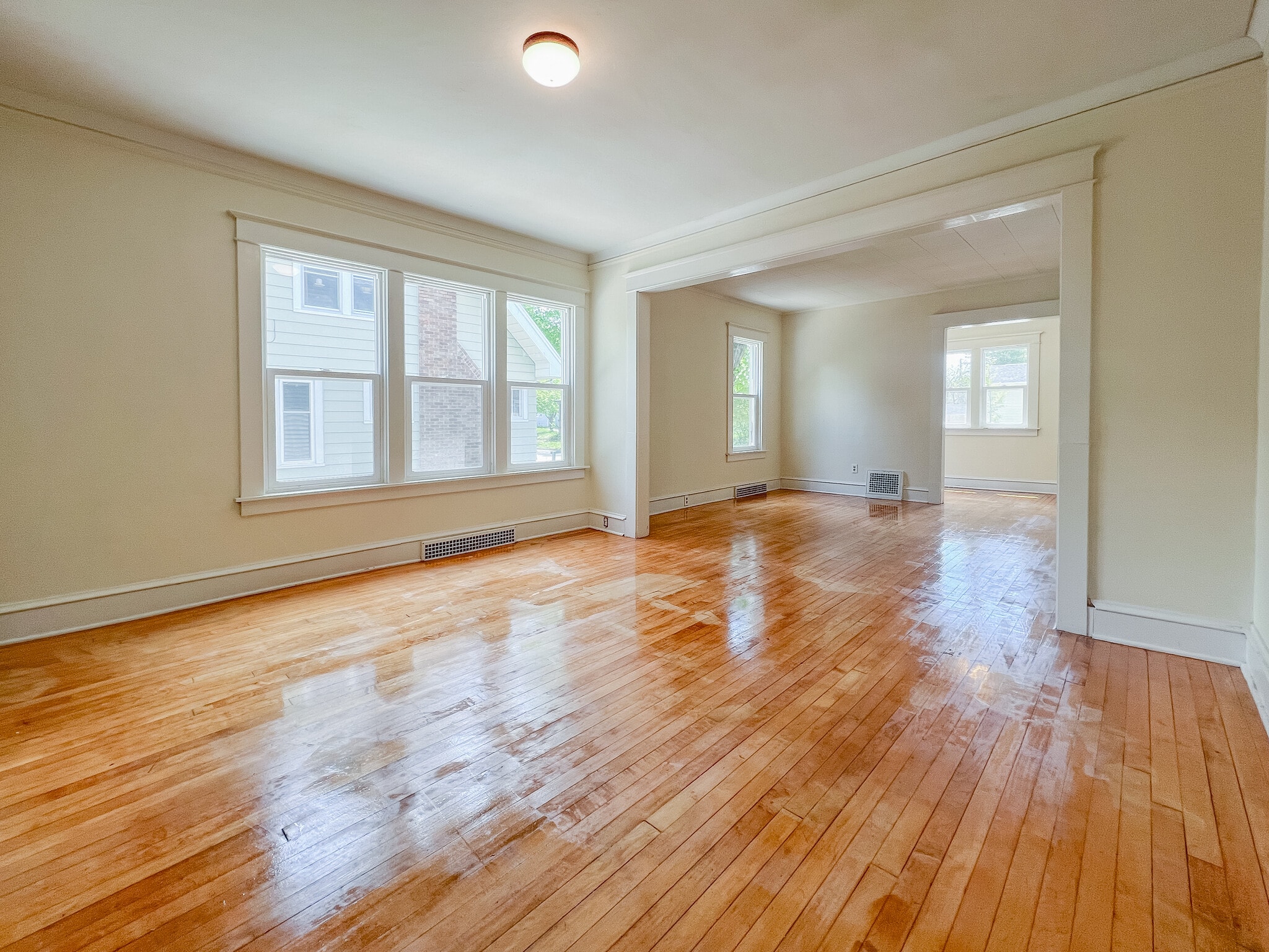 Building Photo - 1218 Bluff Ave