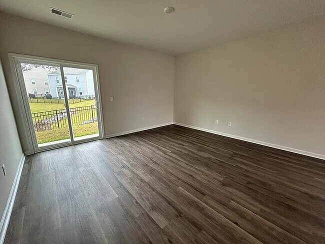 Building Photo - 324 vaccaro Dr