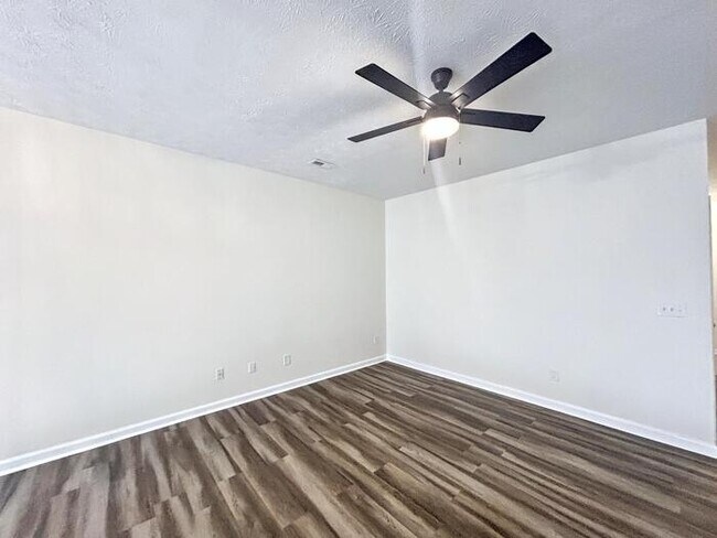 Building Photo - 4159 Park Chase Dr