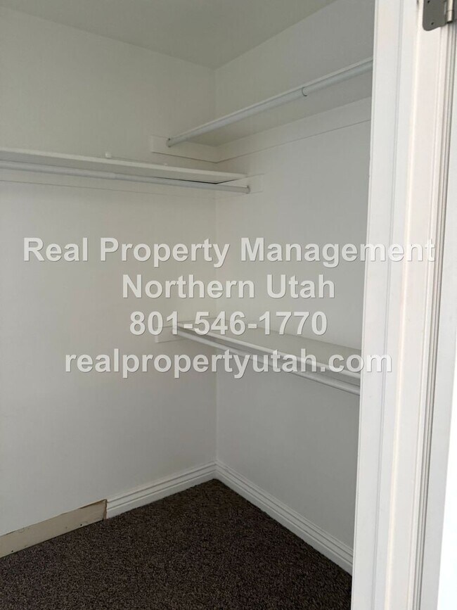 Building Photo - 3 Bedroom 2 Bath Home Now Available!