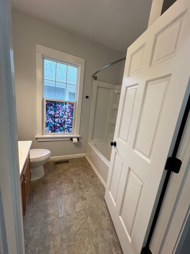 Building Photo - Adorable 2 bed 2bathroom home $1250