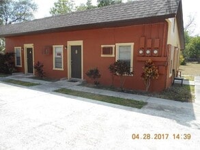 Building Photo - 428 Ave E SE