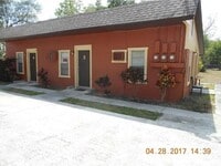 Building Photo - 428 Ave E SE