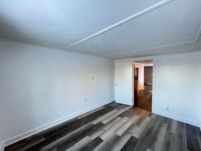 Building Photo - 24 Grandview Rd