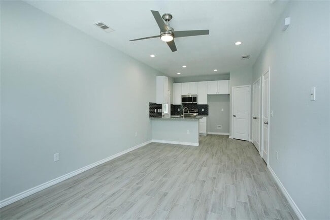 Building Photo - 923 Timberglen Ct