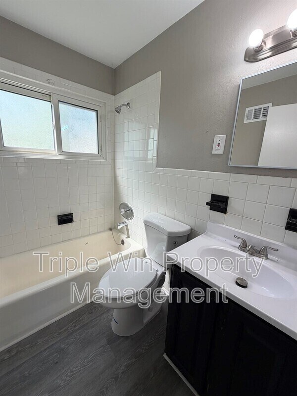 Building Photo - 24 Barto Dr