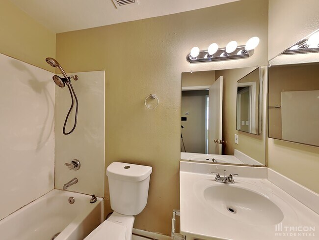 Building Photo - 5223 W Aster Dr
