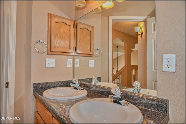 Building Photo - 3140 Tierra Encino Dr