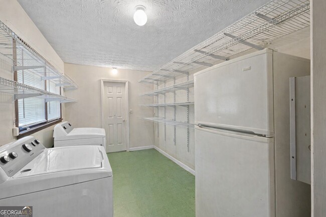 Building Photo - 6780 Johnson Rd