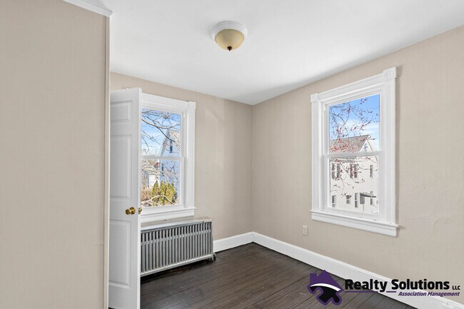 Building Photo - 417 N Delaware St
